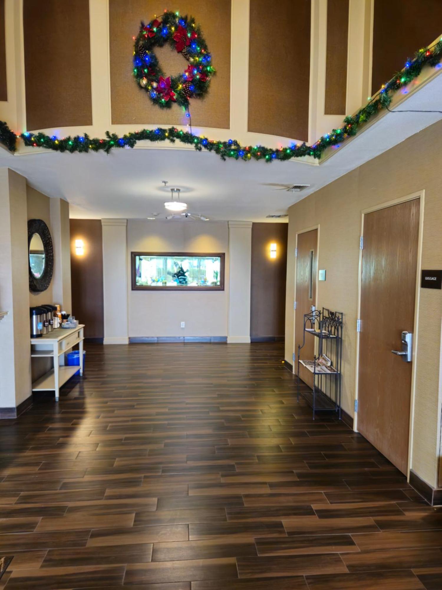 Hotel Comfort & Near I-2 Donna